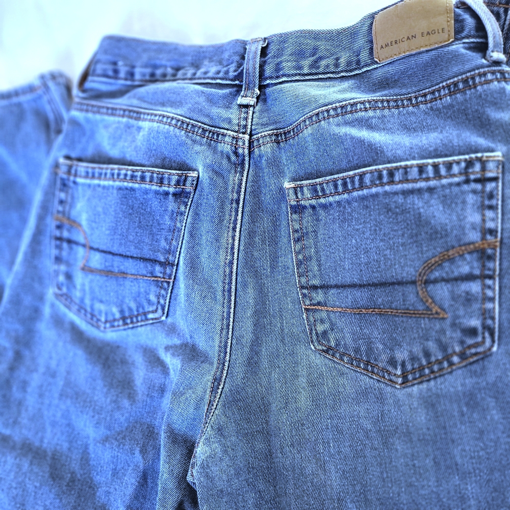 American Eagle Size 2 Blue Denim Mom Jeans - Picture 4 of 6